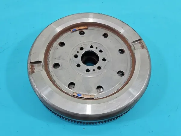 Volante de Dupla Massa Skoda Kodiaq I 2.0 TSI OEM 05L105266J image 3