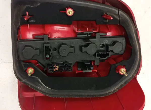 Luz Trasera Izquierda Volkswagen Polo image 5