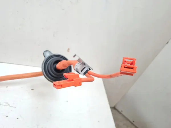 Câble de charge Toyota OEM 821H102030B pour voiture électrique image 3