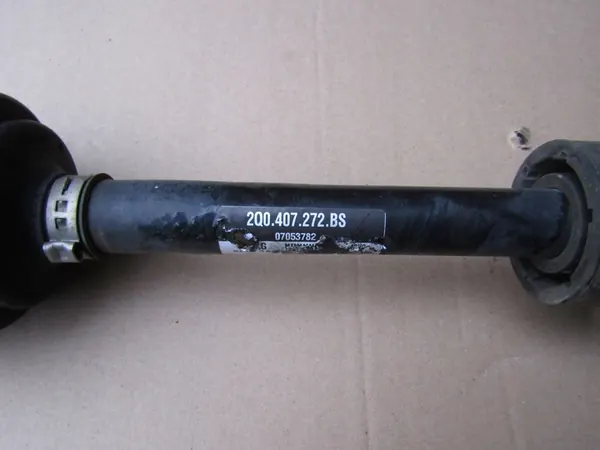 SEAT OE 2Q0407272BS drivaxel image 3