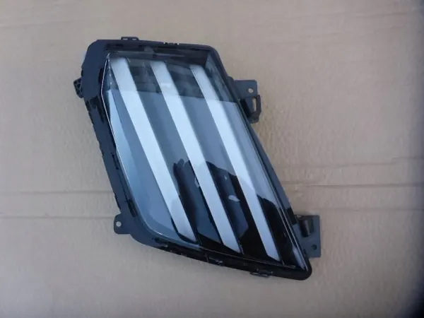 Peugeot 208 II LED DRL Höger Sida OEM 9851053980 image 2