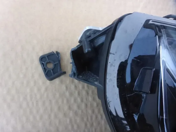 Peugeot 208 II LED DRL Höger Sida OEM 9851053980 image 8