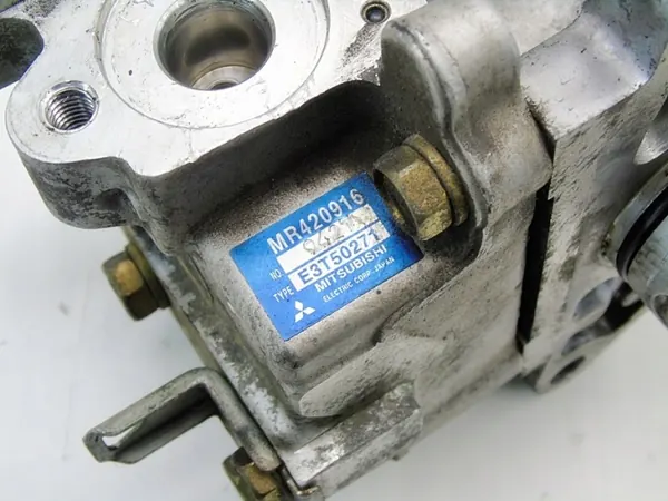 Kraftstoffverteiler OEM MR420916 E3T50271 für Mitsubishi image 5