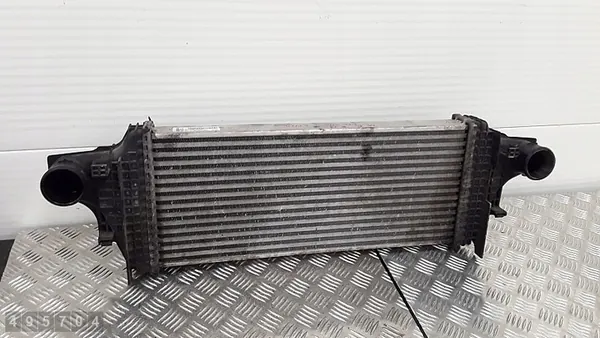 2007 Mercedes R Klasse Radiator a1645001900 image 2