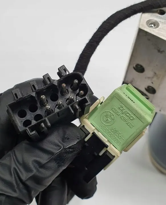 Pompe hydraulique toit BMW E46 Cabrio OEM 8234530 image 3