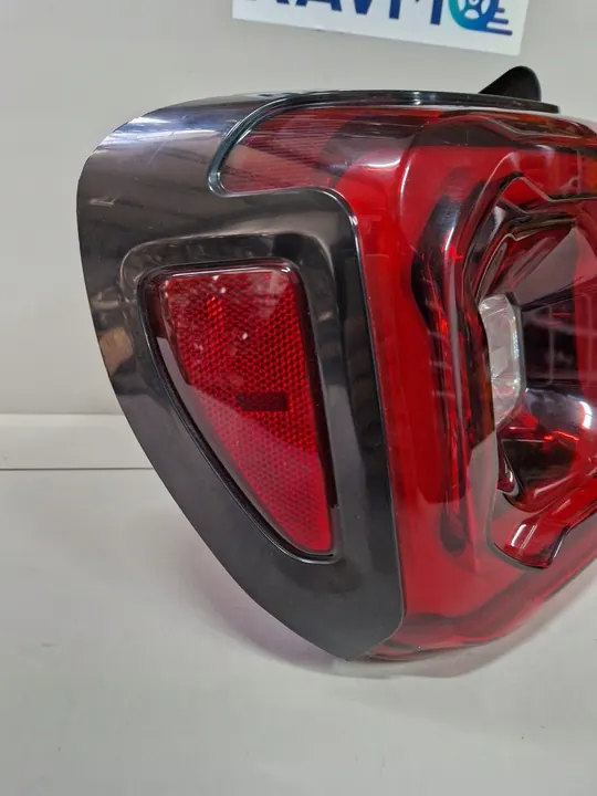 Lámpara trasera izquierda Jeep Renegade Lift Europa 52087957 image 6