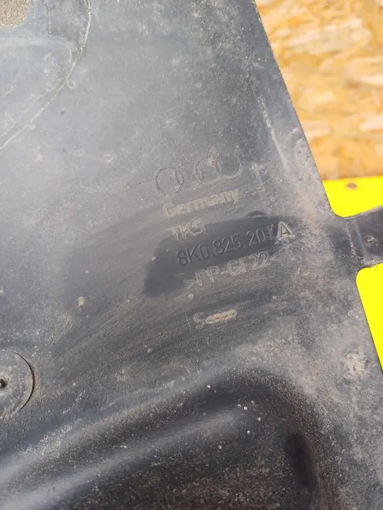 AUDI A4 B8 A5 Underredskydd Vänster 8K0825201A image 3