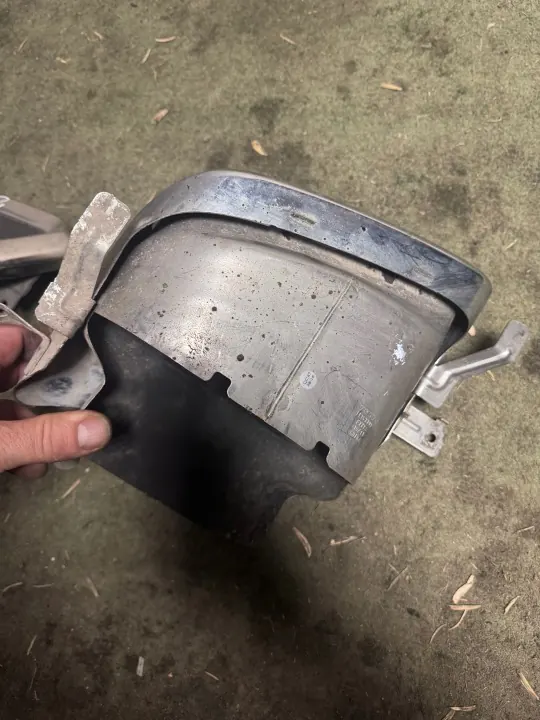 Volvo XC90 II Rechter uitlaateinde OEM 31353398 image 3