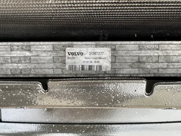 Conjunto de radiadores completo VOLVO V40 II 12-18 OEM image 4