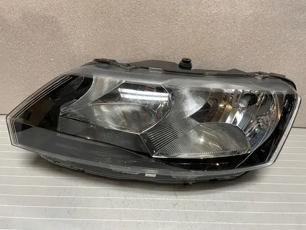 Farol esquerdo Skoda Rapid image 4