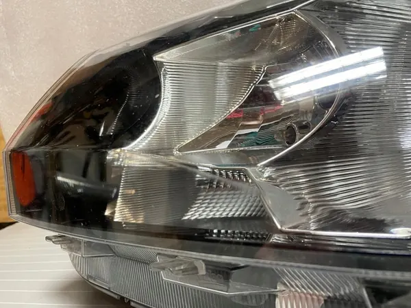 Farol esquerdo Skoda Rapid image 6