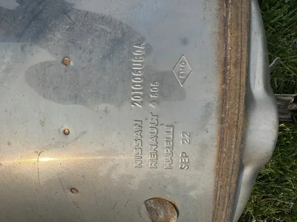 Nissan Qashqai III J12 1.3 Achterdemper OEM 201006UB0A image 3