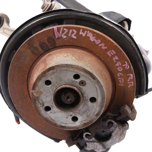 Mercedes W212 Taka-Oikea Pyörännavetta OEM A2123500241 image 8