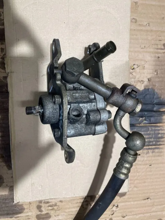 Nissan OE 49110-72B00 servopump image 2