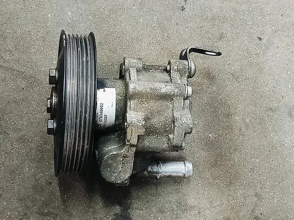 Bomba de direção assistida BMW E90 E91 E92 E93 N57 3.0D OEM image 2