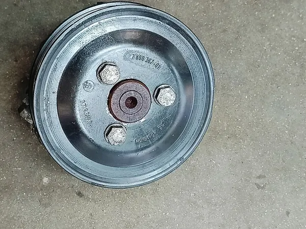 Bomba de direção assistida BMW E90 E91 E92 E93 N57 3.0D OEM image 5