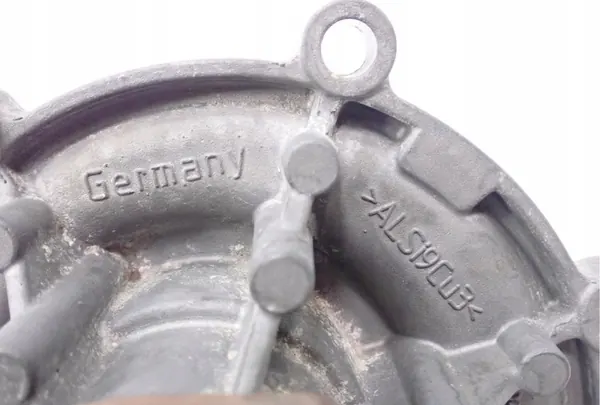 Vattenpump Audi Q7 4L A6 C7 A7 3.0 TDI 059121005T image 9