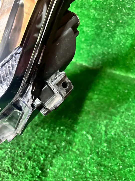 Faros delanteros izquierdo Toyota C-HR 2016- image 7