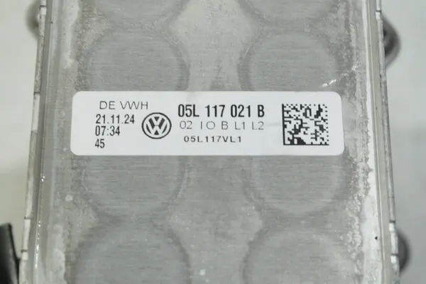 Oljefilterbas VW Audi Seat Skoda 2.0 TDI 05L117021B image 4
