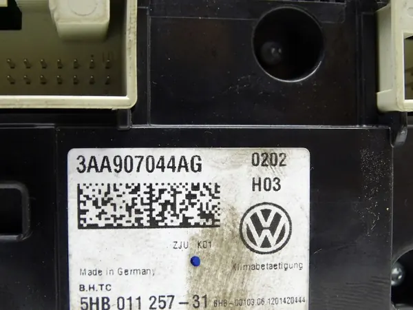 Panel control soplador VW Passat B7 OEM 3AA907044AG image 4