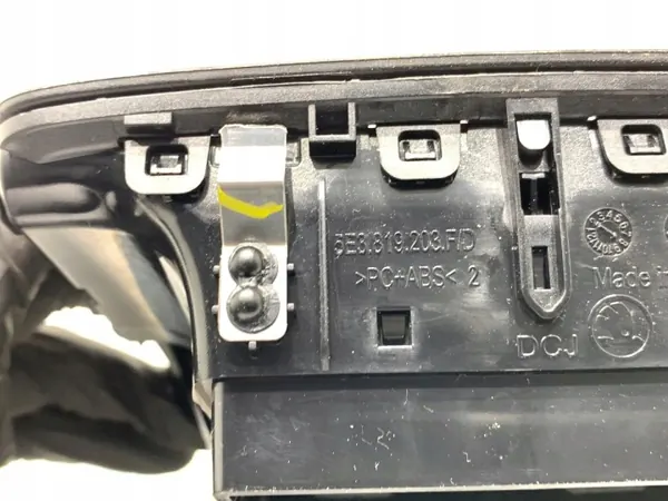 OEM 5E3819203D taka-ilmaventtiili Skoda Octavia IV:lle image 4