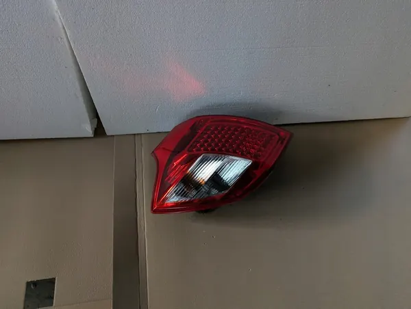 Luz Trasera Izquierda Kia Ceed HB Lift 2009-2012 OEM image 3