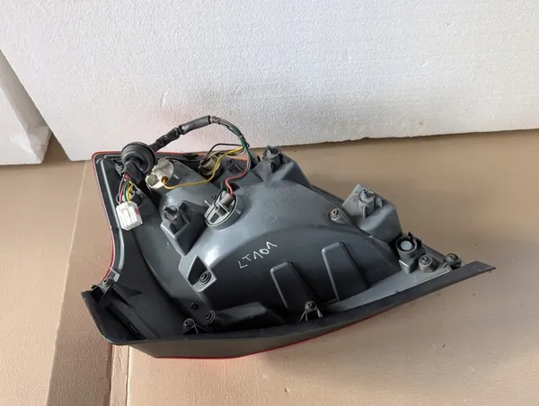 Luz Trasera Izquierda Kia Ceed HB Lift 2009-2012 OEM image 6