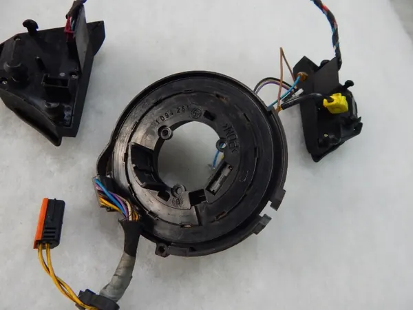 BMW E36/E38/E39 ennen kasvojenkohotusta vakionopeudensäädin-näppäimet image 10