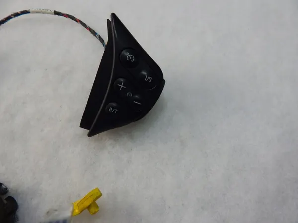 BMW E36/E38/E39 ennen kasvojenkohotusta vakionopeudensäädin-näppäimet image 3