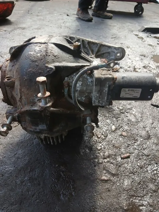 BMW OEM 2284170 Differential för M5/M6 4.4 V8 image 4