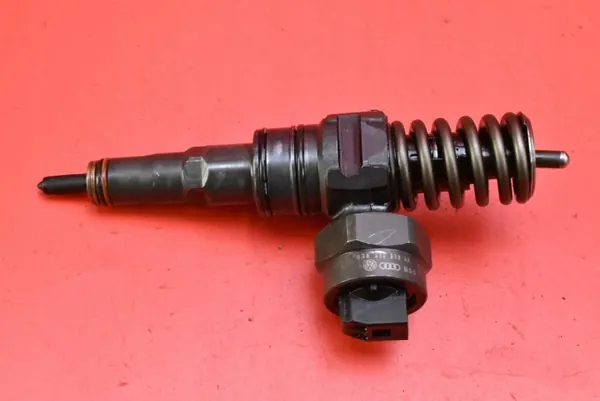 Ruiskutuspumppu OEM 038130073AA VW Passat B5 1.9 TDI:lle image 2