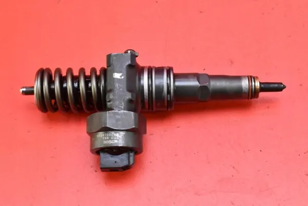 Ruiskutuspumppu OEM 038130073AA VW Passat B5 1.9 TDI:lle image 3