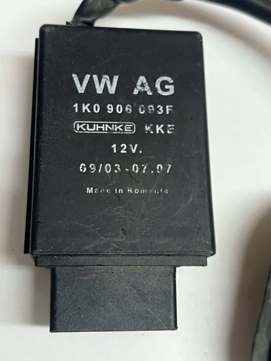 Controlador de bomba de combustível VW Audi Skoda Seat 1K0906093F image 2
