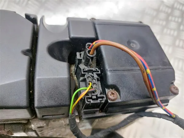 Webasto Water Heater BMW 7 E65 4.0 D image 7