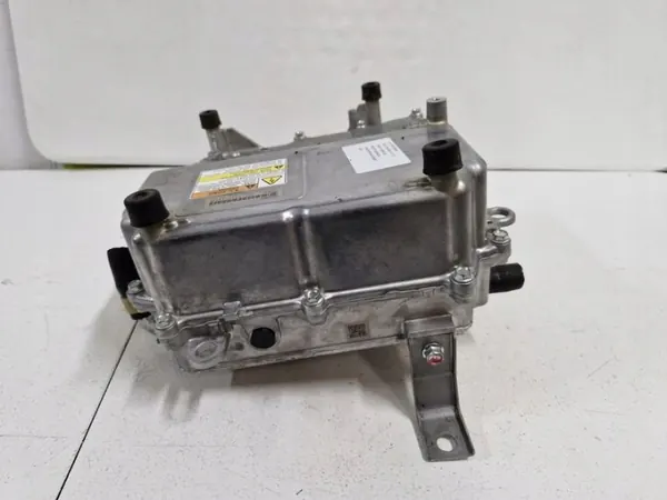 Mitsubishi Outlander PHEV Omvormer 9410A081 - Gebruikt image 9