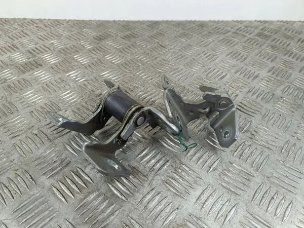 Paumelles de porte arrière OEM FOB34957 pour Dodge Durango 2018 image 2