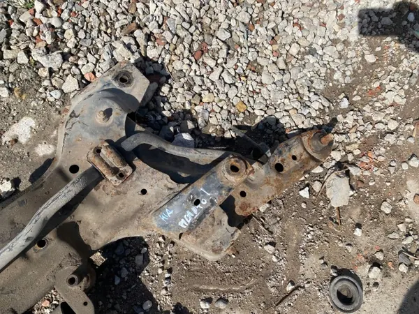 Viga suspensión Kia Picanto I OEM mefjuu image 3
