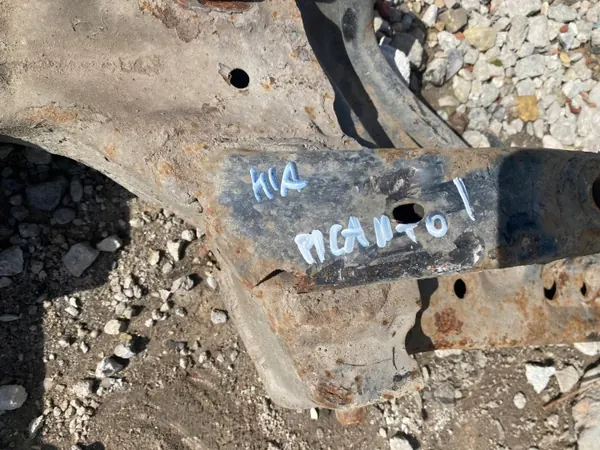 Viga suspensión Kia Picanto I OEM mefjuu image 5