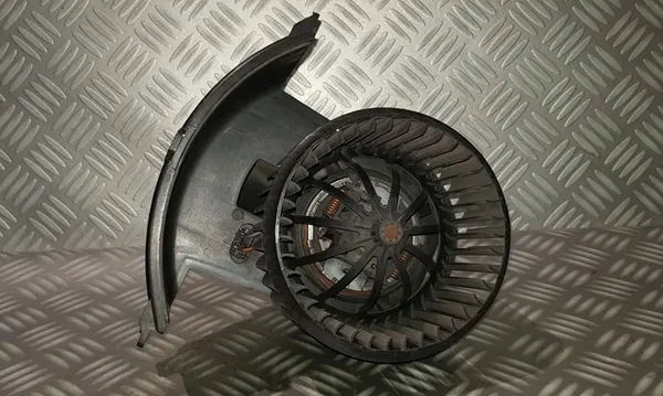 VW MULTIVAN T5 CARAVELLE Motor do Ventilador 7H5820021B image 10