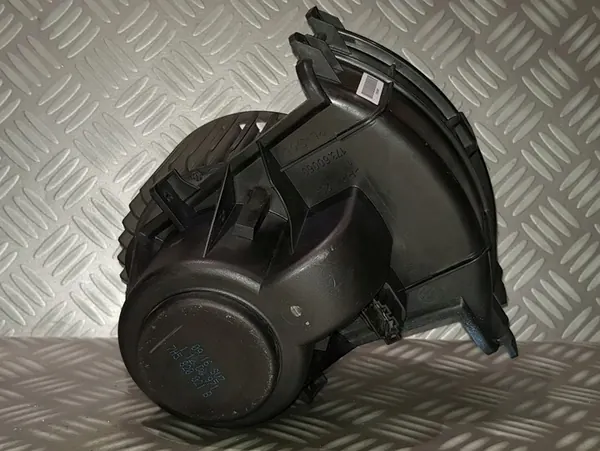 VW MULTIVAN T5 CARAVELLE Motor do Ventilador 7H5820021B image 2