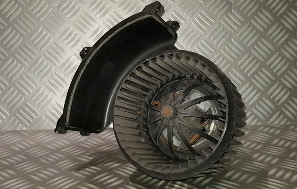 VW MULTIVAN T5 CARAVELLE Motor do Ventilador 7H5820021B image 5