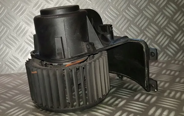 VW MULTIVAN T5 CARAVELLE Motor do Ventilador 7H5820021B image 8