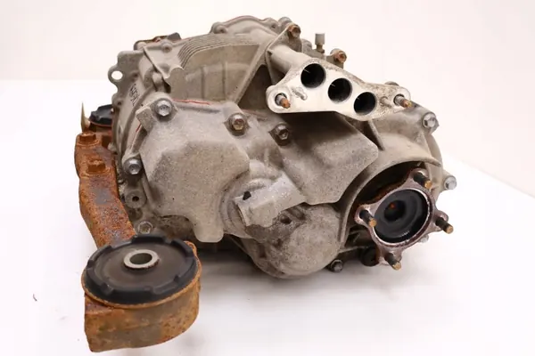 Lexus RX IV 450h bakaxel differential OEM 82090-48010 image 6