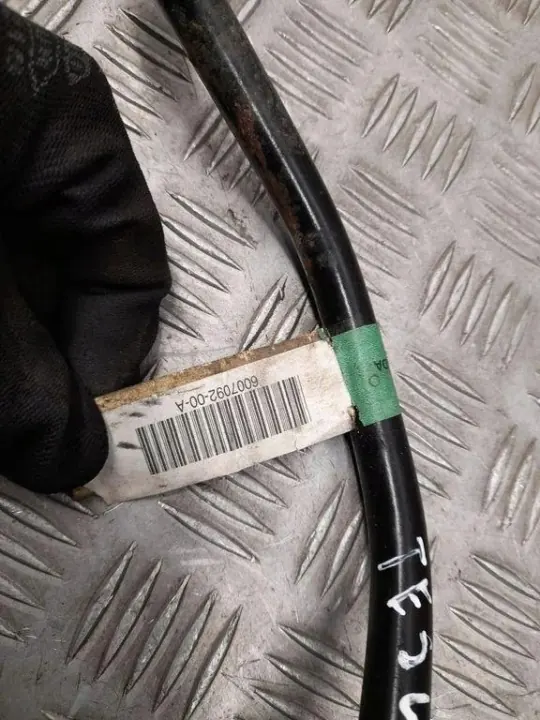 Tesla bakre stabiliseringsstag OEM 6007092-00-A image 3