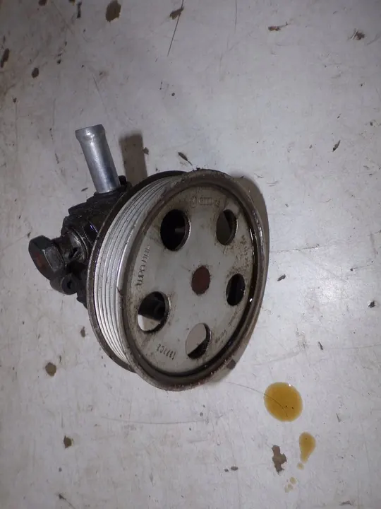 Audi A4 B7 2.0 TFSI Stuurbekrachtigingspomp 8E0145153J image 2