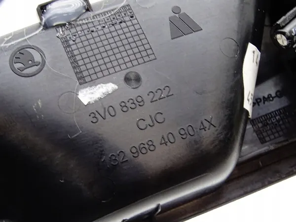 OEM 3V0837222 Framhöger Dörrhandtag - Skoda Superb III image 5