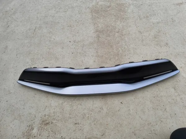 Kia Stonic etupuskurin ritilä OEM 86350-H8410 image 2