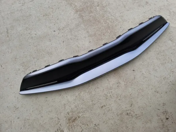 Kia Stonic etupuskurin ritilä OEM 86350-H8410 image 3