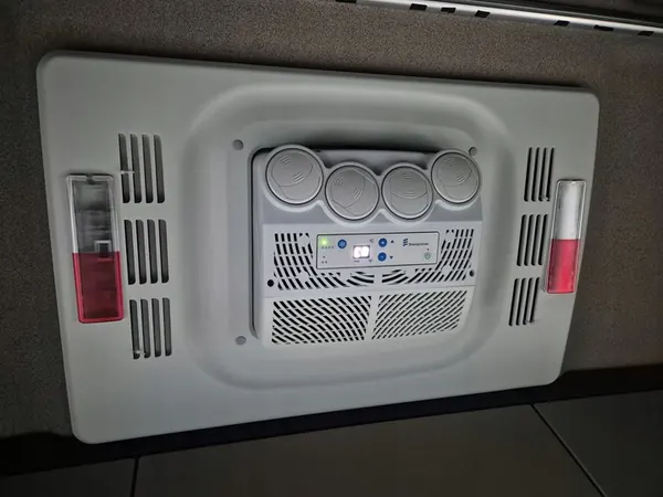 Climatisation de toit EBERSPACHER 24V Tracteur image 2