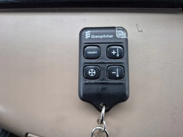 Climatisation de toit EBERSPACHER 24V Tracteur image 5